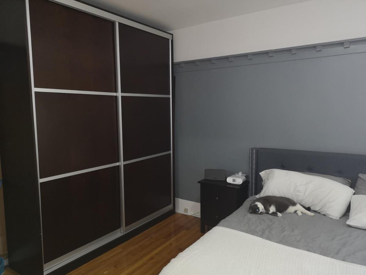 Room With King Bed In Shared 3 Bedroom Downtown Μόντρεαλ Εξωτερικό φωτογραφία