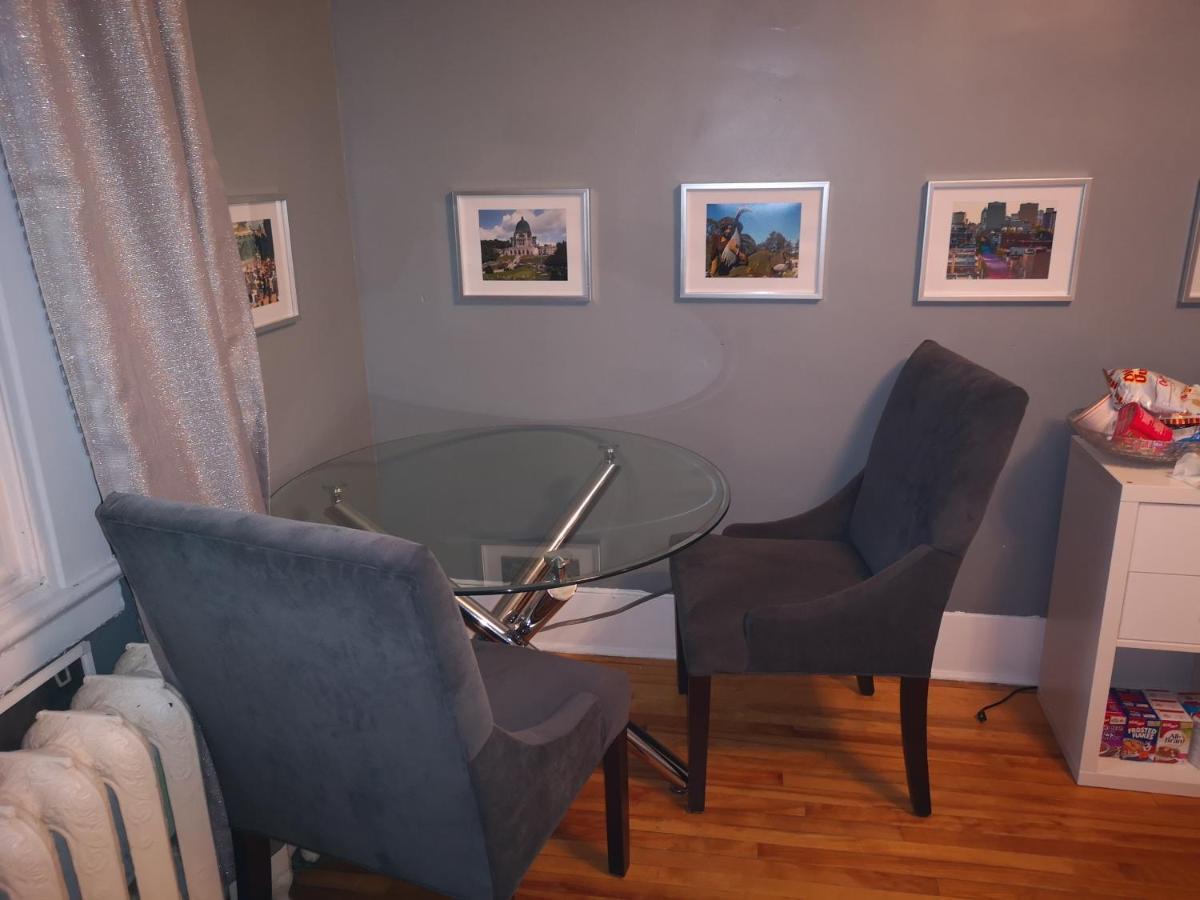 Room With King Bed In Shared 3 Bedroom Downtown Μόντρεαλ Εξωτερικό φωτογραφία